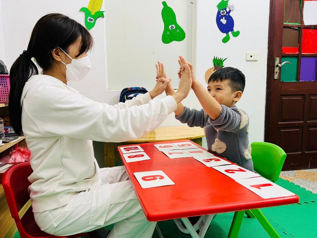 Trung tâm Nghiên cứu Ứng dụng Tâm lý Giáo dục Tia Sáng Xanh