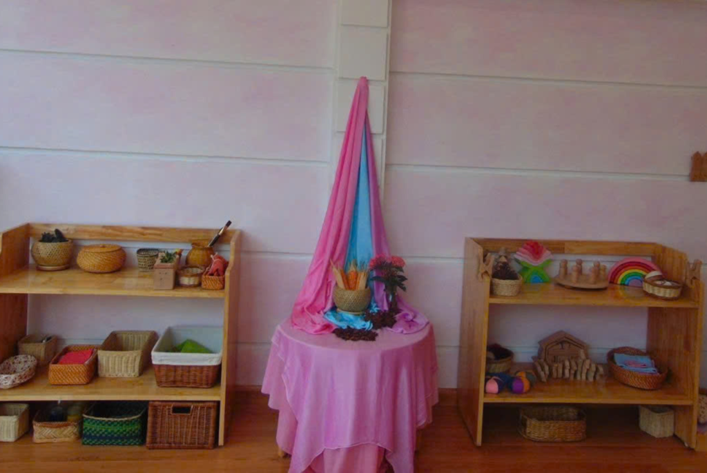 Giáo cụ đồ dùng học tập đầy đủ