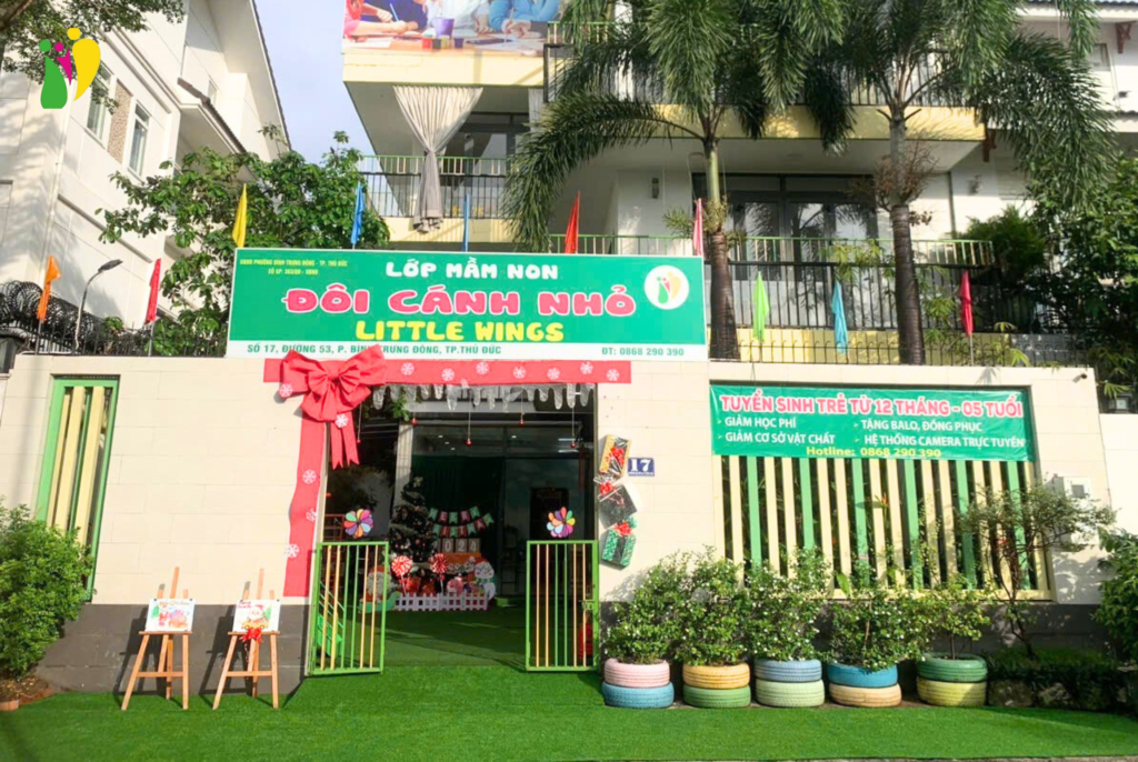 Khuôn viên trường rộng rãi