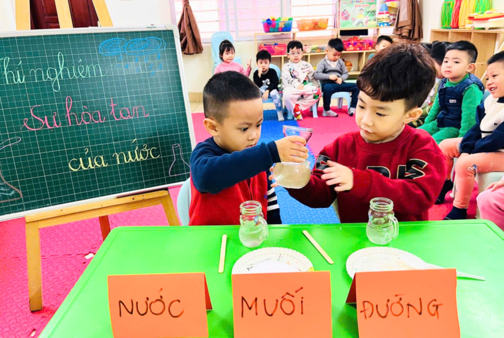 Thí nghiệm sự hoà tan của nước