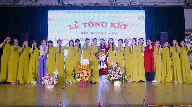 Đội ngũ giáo viên