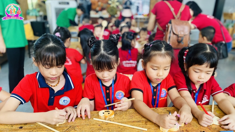 Trường Mầm Non Hoa Hồng Đỏ - Tây Mỗ có tốt không?