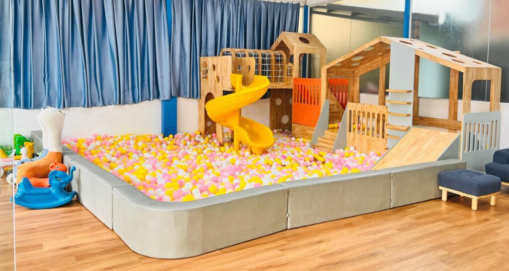 Khu vui chơi trong nhà