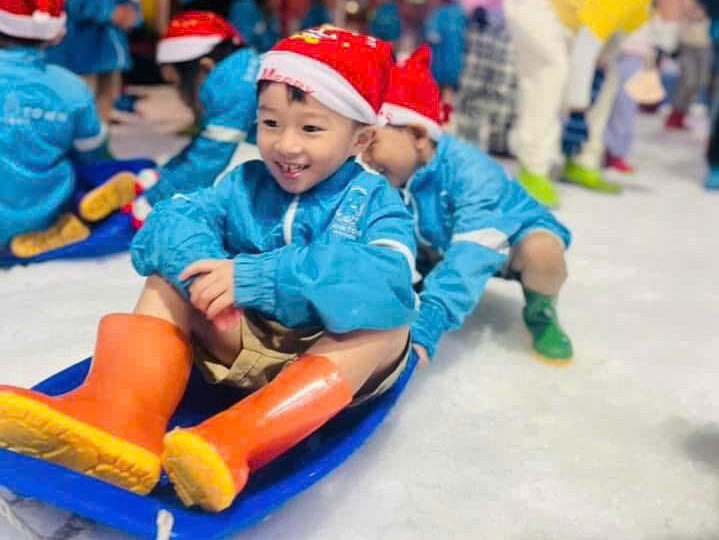 Các con được đi khu vui chơi