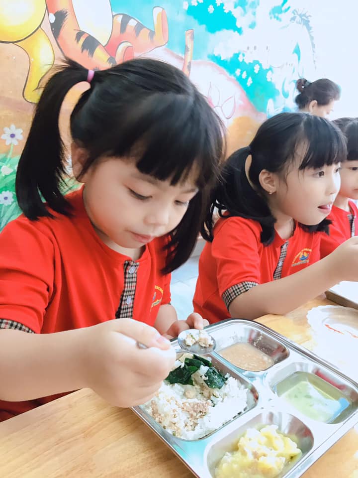 Bữa ăn đầy đủ dưỡng chất