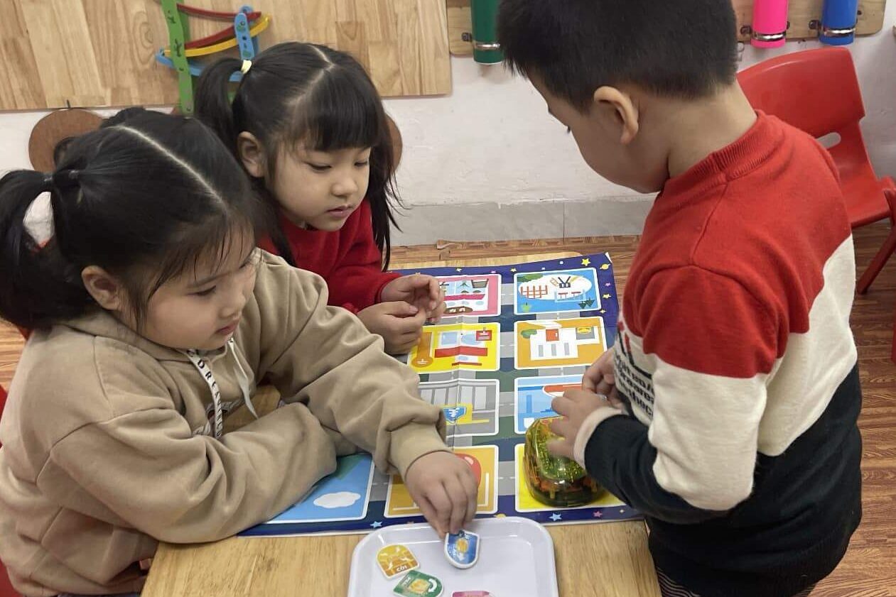 Các con học STEAM