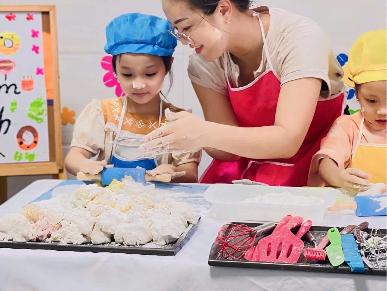 Tiết học làm bánh